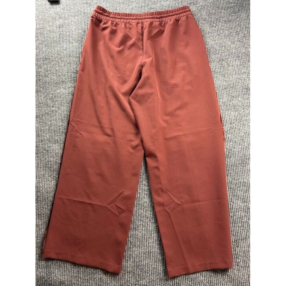 Athleta Endeavor High Rise Relaxed Pant Size Large Color Cherrywood - Picture 6 of 6
